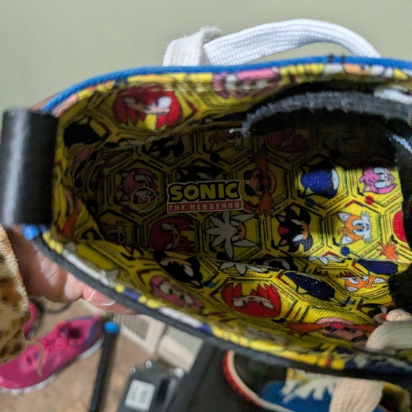 Kids Cartoon High-Top Sneakers - Black and Red - Picture 7 of 7